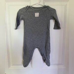Burt's Bees Baby Gray Heathered Long Sleeve Footed Bodysuit - Size 3-6 months